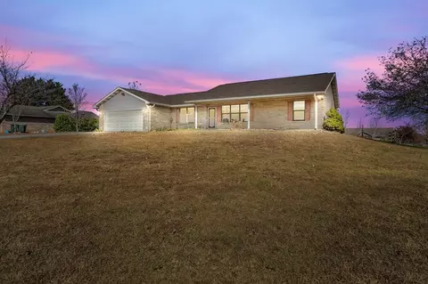 1436 Broadview Cir, Sevierville, TN 37876