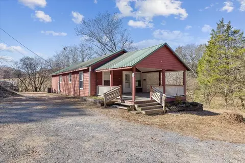 121 Crescent Dr, Sevierville, TN 37862