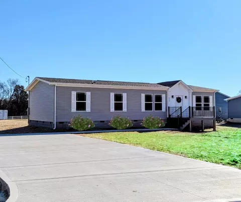 323 Bungalow Dr, Dandridge, TN 37725