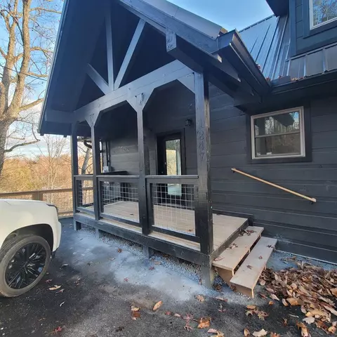 1847 Beach Front Dr, Sevierville, TN 37876