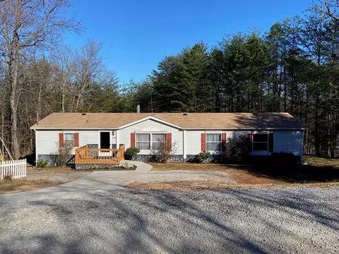 1262 Applewood Rd, Newport, TN 37821