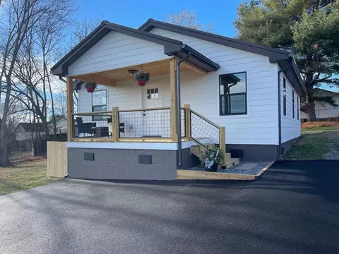 1425 Branner St, White Pine, TN 37890