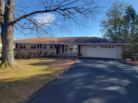 415 Thomas Cir, Seymour, TN 37865
