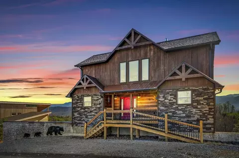 2722 Red Sky Dr, Sevierville, TN 37862