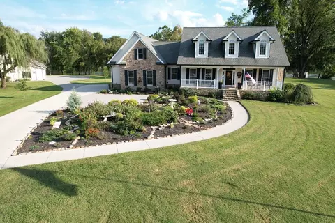 2970 Deep River Dr, Sevierville, TN 37876