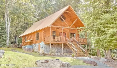 208 Forrest Loop Way, Gatlinburg, TN 37738