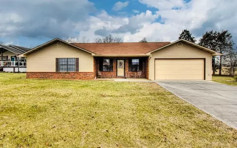 1646 Rivergate Dr, Sevierville, TN 37862