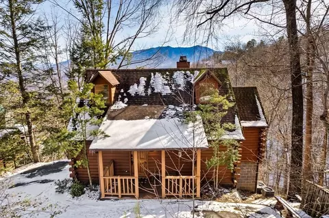 848 Heiden Dr, Gatlinburg, TN 37738