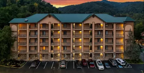 120 Bon Air Dr, Gatlinburg, TN 37738