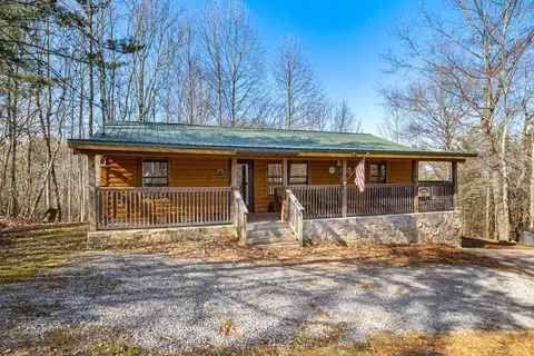 1717 Parkway View Ct, Sevierville, TN 37876