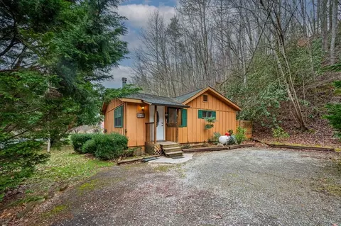 1106 Cole Ln, Gatlinburg, TN 37738