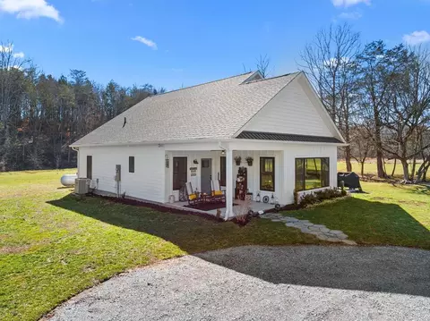 1358 Cherry St, Rutledge, TN 37861