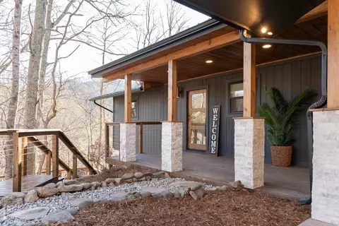 435 Hemlock Ln, Sevierville, TN 37876