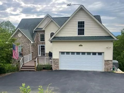 911 Wildwind Dr, Sevierville, TN 37862