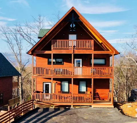688 Stockton Dr, Sevierville, TN 37876