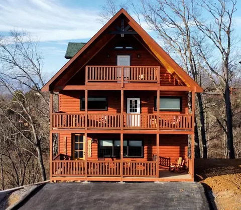 690 Stockton Dr, Sevierville, TN 37876