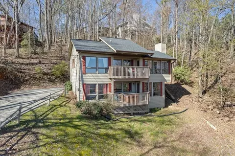 1676 Zurich Rd, Gatlinburg, TN 37738