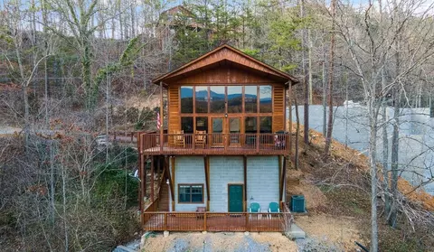 1726 Bassett Way, Sevierville, TN 37876