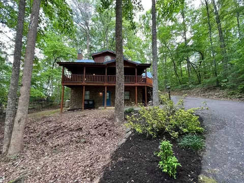 2164 Red Bud Rd, Sevierville, TN 37876