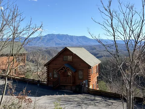 3061 Legacy Vista Dr, Sevierville, TN 37876