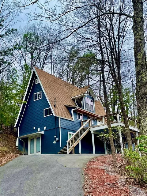 1220 Edelweiss Dr, Gatlinburg, TN 37738