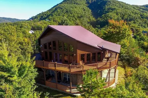 3219 Grouse Ridge Ln, Sevierville, TN 37862