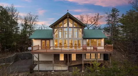 2511 Mountain Blvd, Sevierville, TN 37876