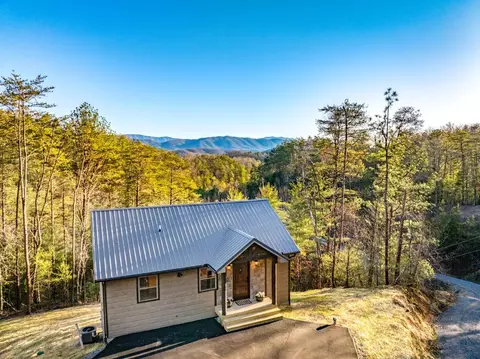 4244 Wesley Way, Sevierville, TN 37876