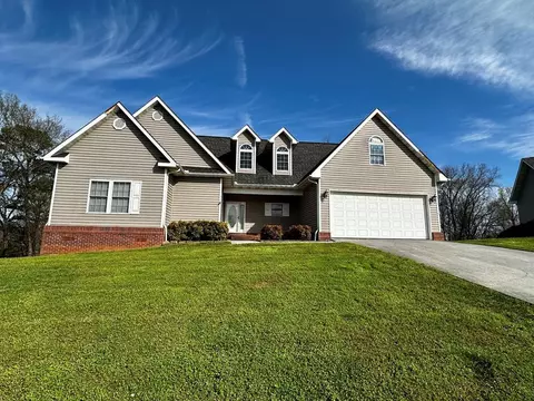 2140 King View Loop, Seymour, TN 37865
