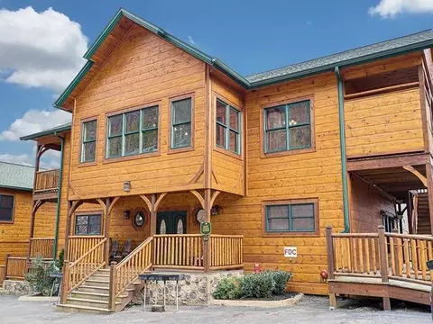 844 Resort Way, Gatlinburg, TN 37738