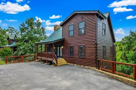2049 Settlers Ridge Way, Gatlinburg, TN 37738