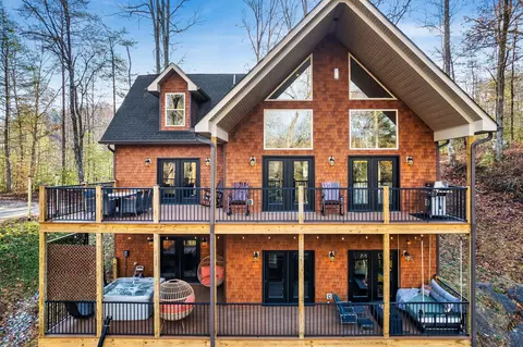 1313 Harmony Way, Sevierville, TN 37876