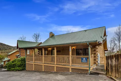 745 Chickasaw Gap Way, Pigeon Forge, TN 37863