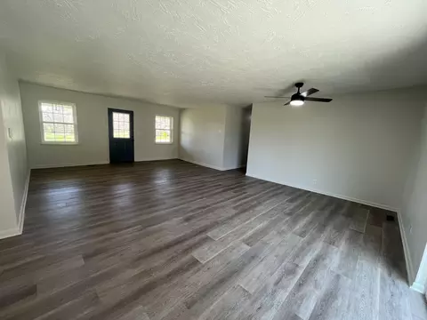 Living - 654 Dogwood Ln, Talbott, TN 37877 photo 4 of 4