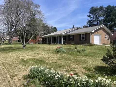 Exterior - 654 Dogwood Ln, Talbott, TN 37877 photo 3 of 21