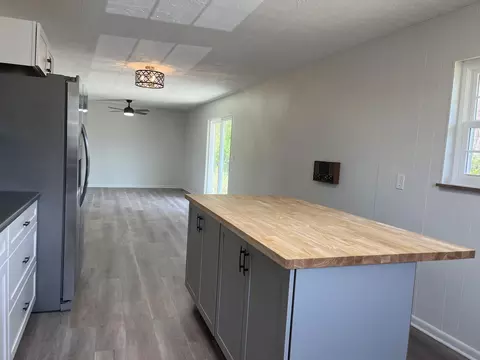 Kitchen - 654 Dogwood Ln, Talbott, TN 37877 photo 2 of 2