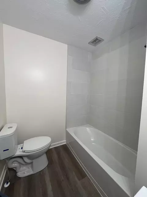 Bath - 654 Dogwood Ln, Talbott, TN 37877 photo 2 of 6