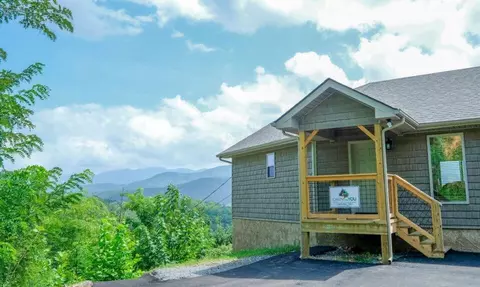 751 Colt Ln, Gatlinburg, TN 37738