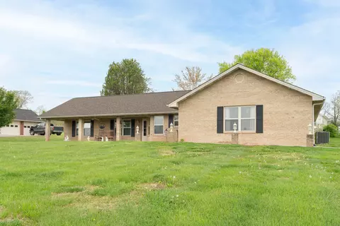 525 Southview Cir, Kodak, TN 37764