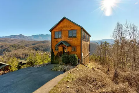 794 Park Vista Way, Gatlinburg, TN 37738