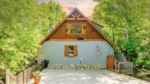 2687 Valley Heights Dr, Pigeon Forge, TN 37863