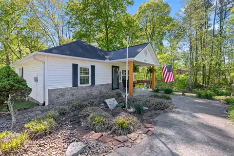 1277 Winding Dr, Sevierville, TN 37876