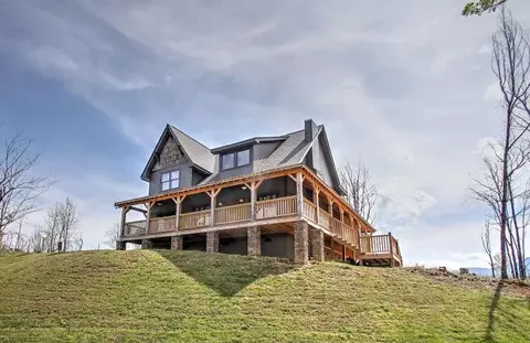 815 Wattle Blossom Way, Gatlinburg, TN 37738