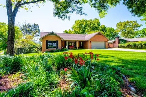 511 Kyker Cir, Seymour, TN 37865
