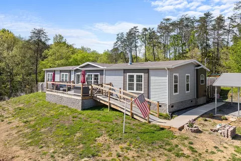 2964 Mountain Rd, Whitesburg, TN 37891