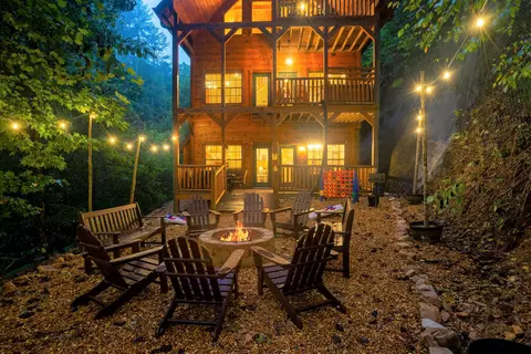 1210 Serenity Ln, Sevierville, TN 37876