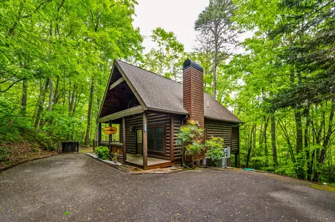 4324 Parkside Village Dr, Sevierville, TN 37862