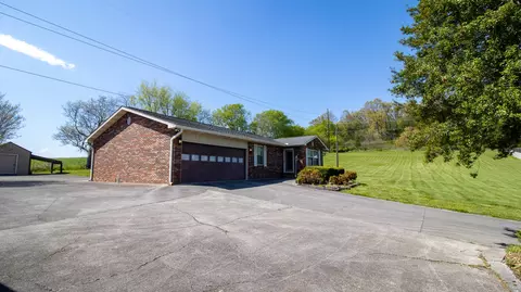 208 Helton St, Kodak, TN 37764