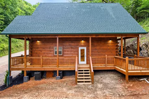 1642 Eagle Springs Rd, Sevierville, TN 37876