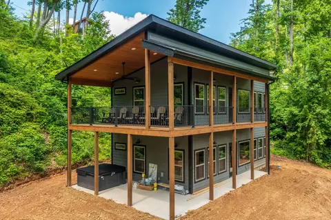 114 Laurel Way, Gatlinburg, TN 37738